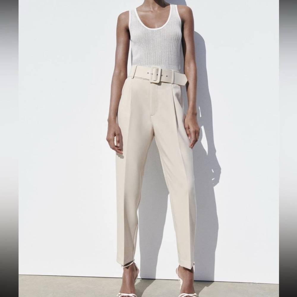 1 Pairs of Zara trousers with fabric covered belt, black or beige Women’s L